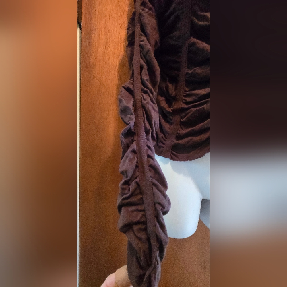 Moda International RARE Textured Ruched Chocolate Top SzM - Picture 3 of 8